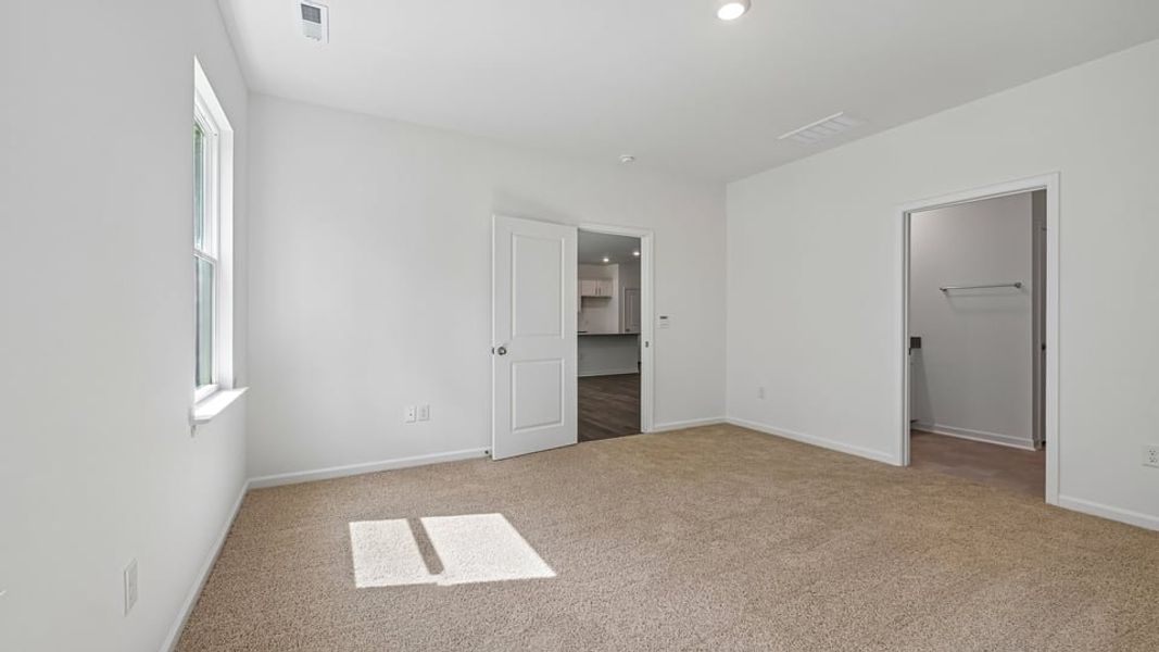 Representative unfurnished interior of a home built from the Aberdeen by D.R. Horton in The Villas at Laurel Oaks, Sanford (Image 19). Representative unfurnished interior of a home built from the Aberdeen by D.R. Horton in The Villas at Laurel Oaks, Sanford (Image 19).