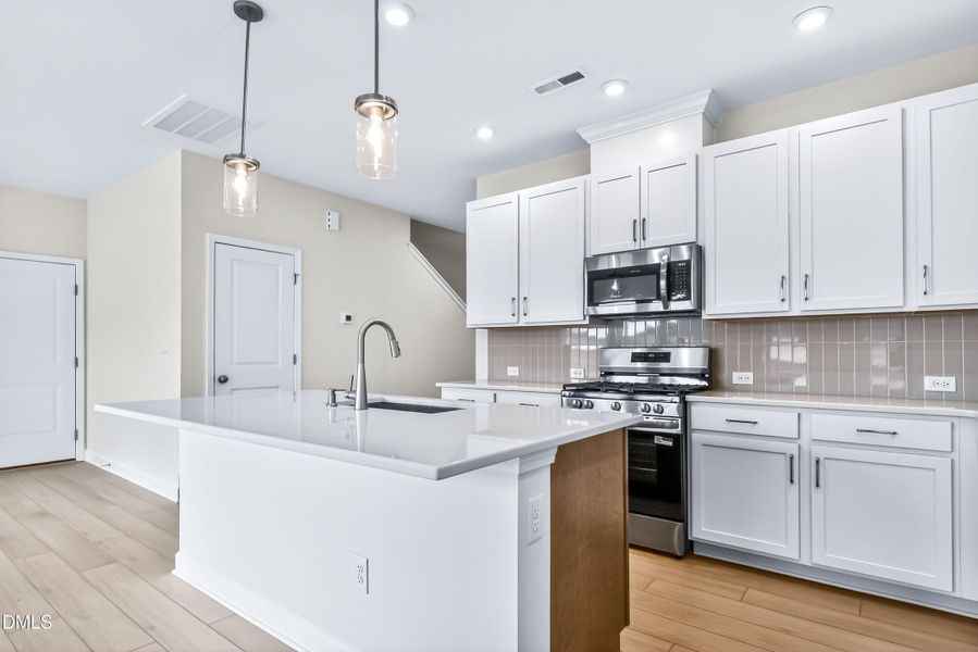 017-original-kitchen