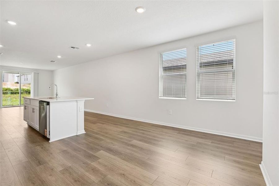 Spacious, unfurnished interior of a new home in Hamilton Bluff - Classic Series, Lake Hamilton (Image 30).