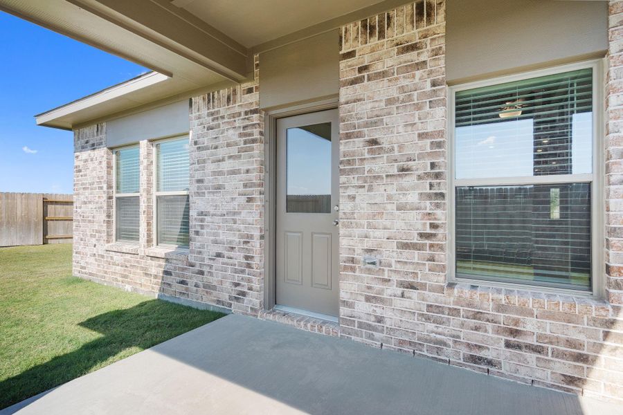 Exterior details and patio area of a home in Creekhaven, Rosharon (Image 16). Exterior details and patio area of a home in Creekhaven, Rosharon (Image 16).