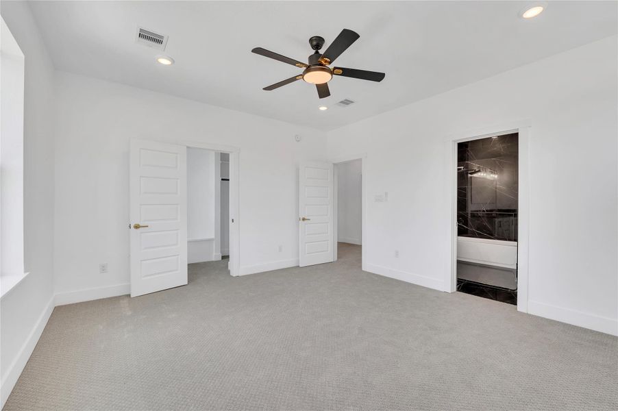 Spacious, unfurnished interior of a new home in , Shoreacres (Image 39).