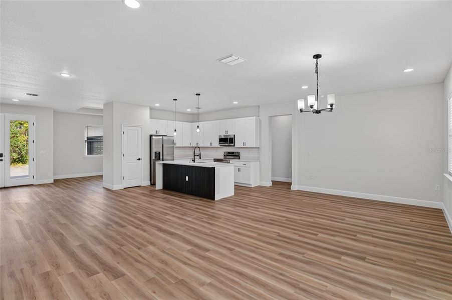 Spacious, unfurnished interior of a new home in , Homosassa (Image 16).