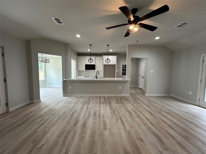 Spacious, unfurnished interior of a new home in , Comanche (Image 31).