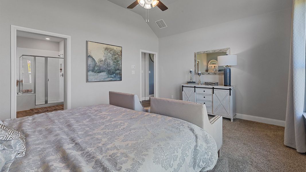 Representative furnished interior of a home built from the Valley spring by D.R. Horton in Lakeview Pointe, Grand Prairie (Image 21).