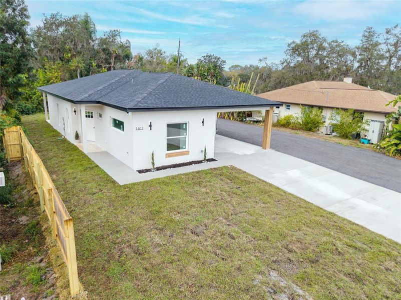 Exterior details and patio area of a home in , Sebring (Image 29).