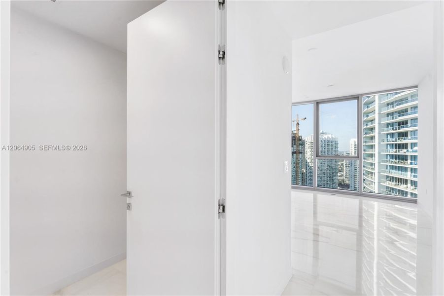 Spacious, unfurnished interior of a new home in , Miami (Image 17).