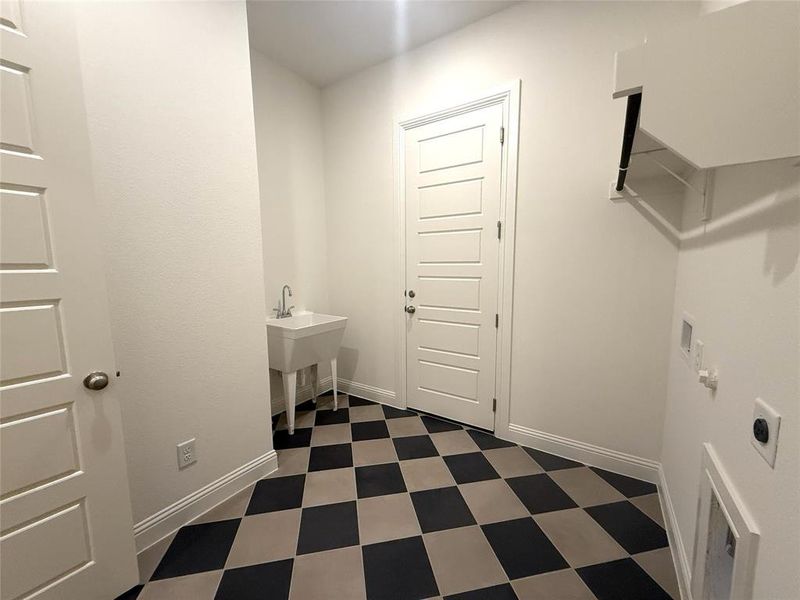 Spacious, unfurnished interior of a new home in Highland Crossing, Celina (Image 17). Spacious, unfurnished interior of a new home in Highland Crossing, Celina (Image 17).