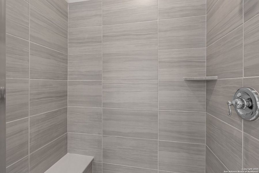 Image 27 of a home in Mayfair 50'.