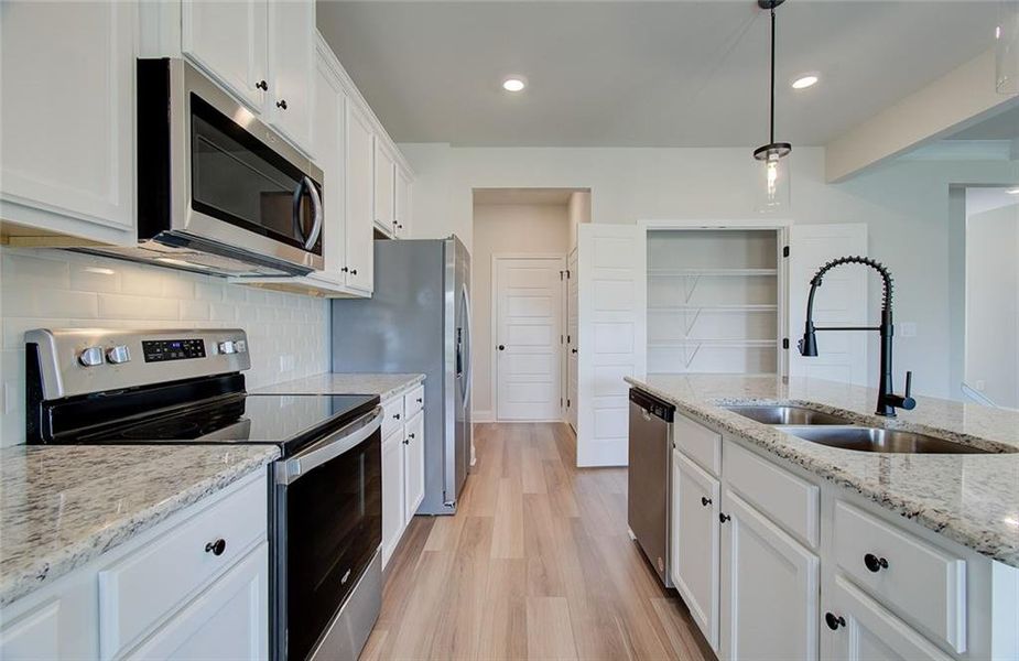 Furnished interior view inside a new home in Crofton Place Enclave, Snellville (Image 16).