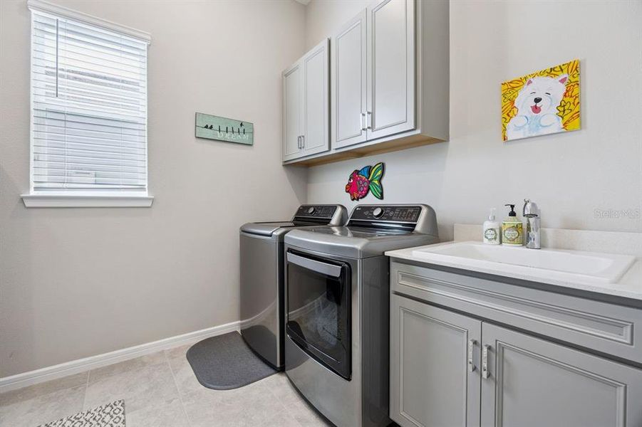 Furnished interior view inside a new home in , Winter Garden (Image 7).