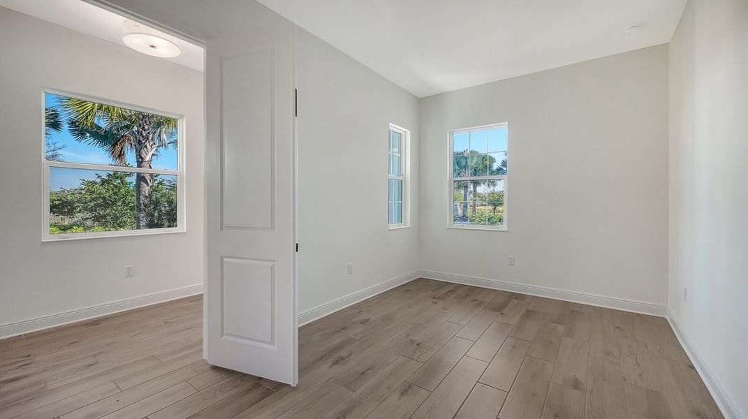 Spacious, unfurnished interior of a new home in Wildleaf, Parrish (Image 40).