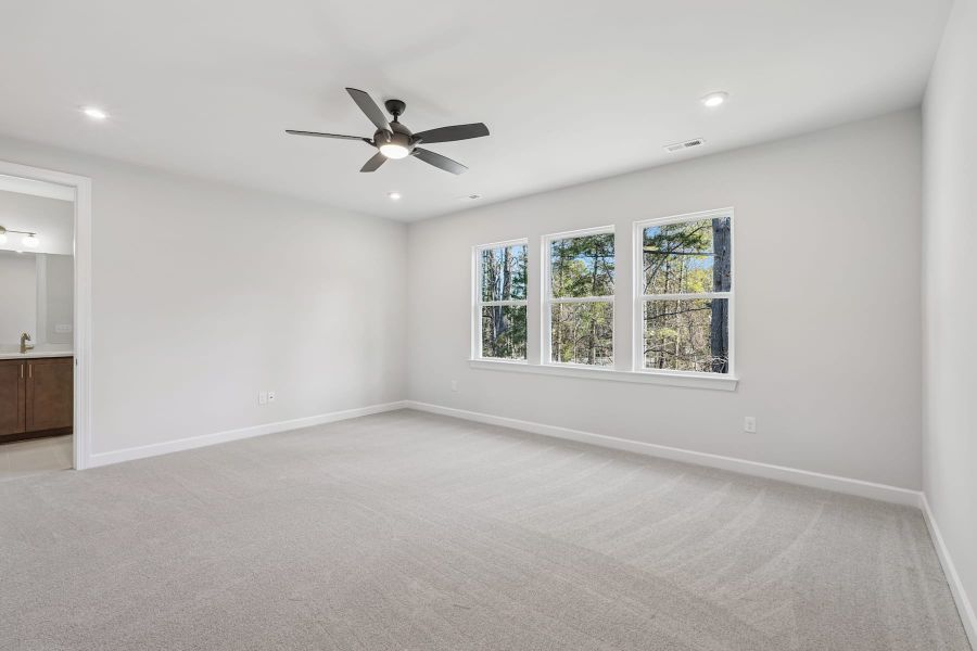 Spacious, unfurnished interior of a new home in Summit At Homestead, Chapel Hill (Image 9). Spacious, unfurnished interior of a new home in Summit At Homestead, Chapel Hill (Image 9).