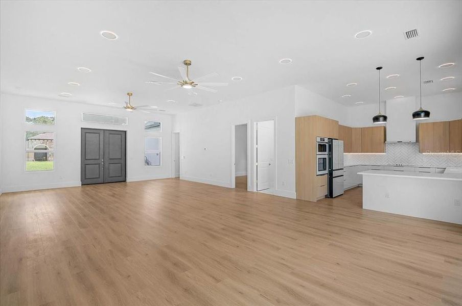 Spacious, unfurnished interior of a new home in , North Port (Image 20).