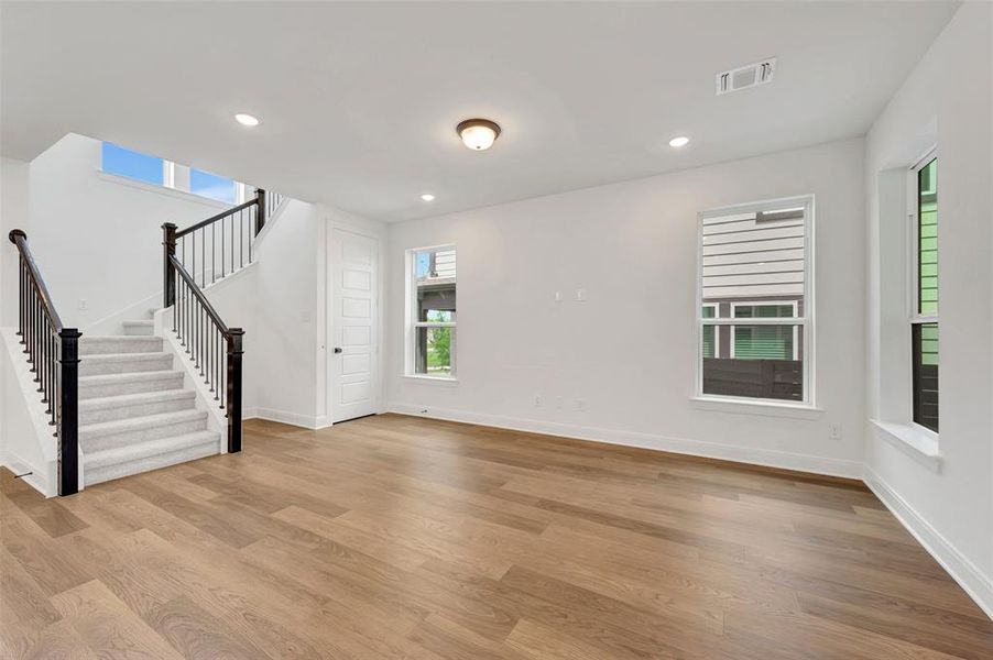 Spacious, unfurnished interior of a new home in Painted Tree Woodland West – Cottages, McKinney (Image 21).