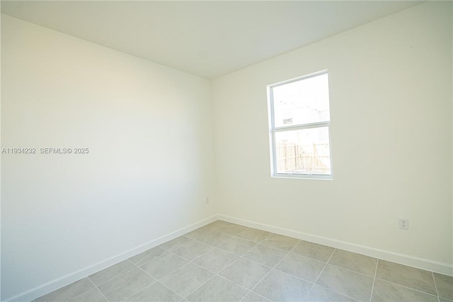 Spacious, unfurnished interior of a new home in Acacia Groves, Miami (Image 31).