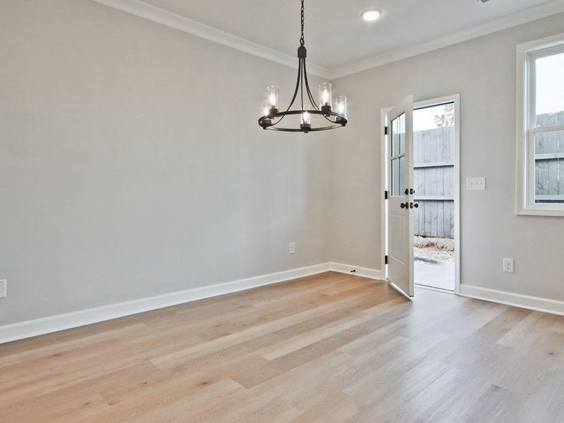 Spacious, unfurnished interior of a new home in Cherokee Township, Acworth (Image 21).