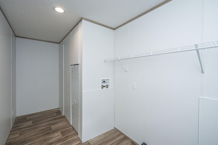 Spacious, unfurnished interior of a new home in , Walterboro (Image 43).