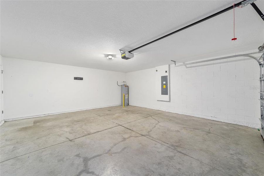 Spacious, unfurnished interior of a new home in Ocala Crossings South, Ocala (Image 47). Spacious, unfurnished interior of a new home in Ocala Crossings South, Ocala (Image 47).