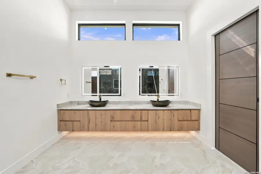 Furnished interior view inside a new home in , San Antonio (Image 61).