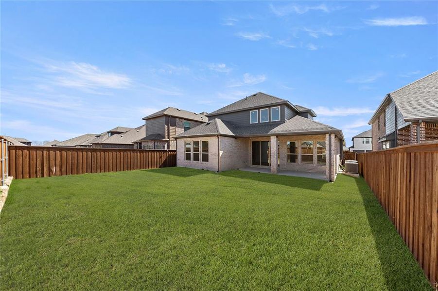 Exterior details and patio area of a home in Las Lomas, Forney (Image 3). Exterior details and patio area of a home in Las Lomas, Forney (Image 3).