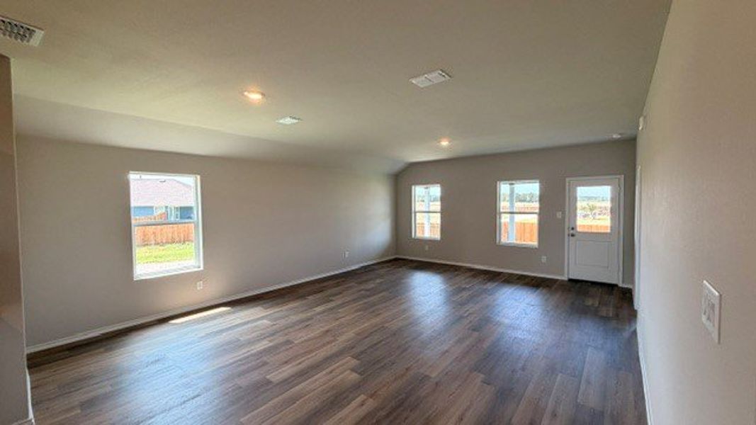 Spacious, unfurnished interior of a new home in Dry Creek, Bridgeport (Image 21).