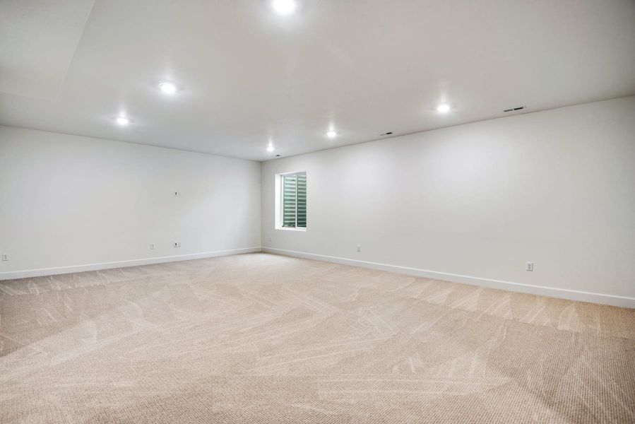 Spacious, unfurnished interior of a new home in The Aurora Highlands, Aurora (Image 29). Spacious, unfurnished interior of a new home in The Aurora Highlands, Aurora (Image 29).