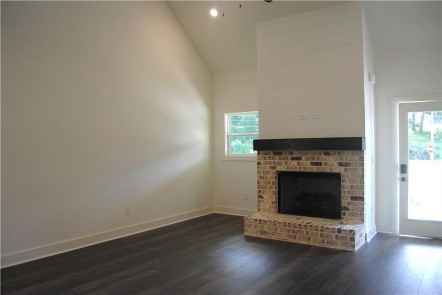 Spacious, unfurnished interior of a new home in Ferguson Corners, Emerson (Image 18).