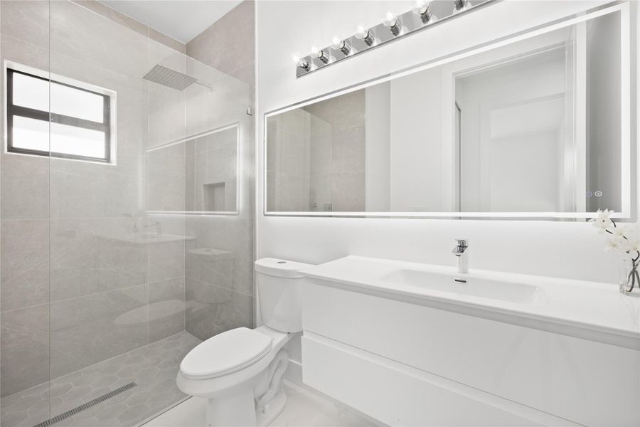 Furnished interior view inside a new home in , Lehigh Acres (Image 9).