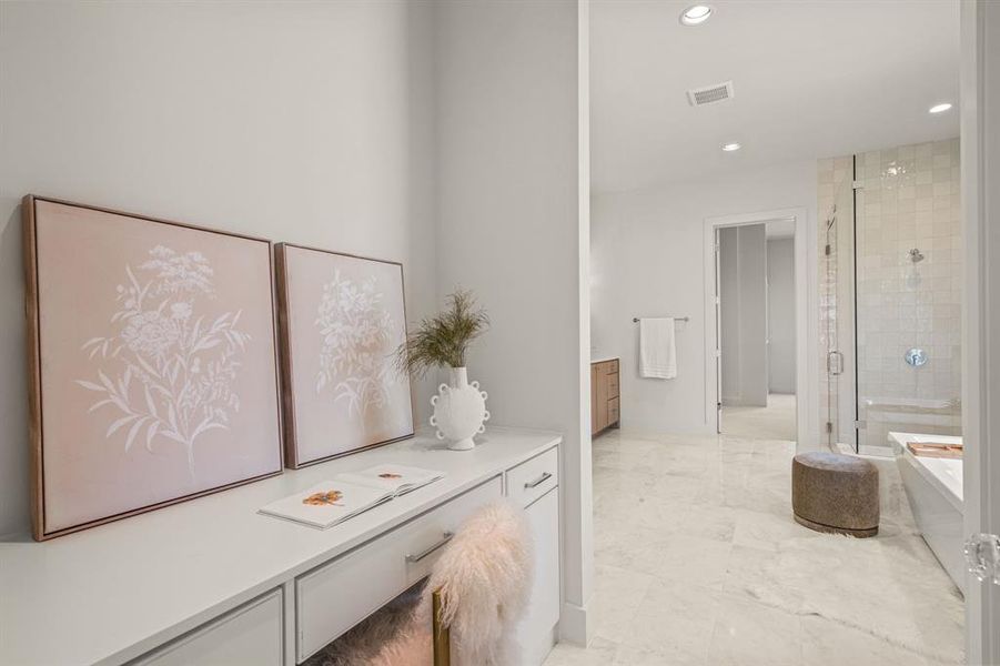 Furnished interior view inside a new home in , Fort Worth (Image 14).