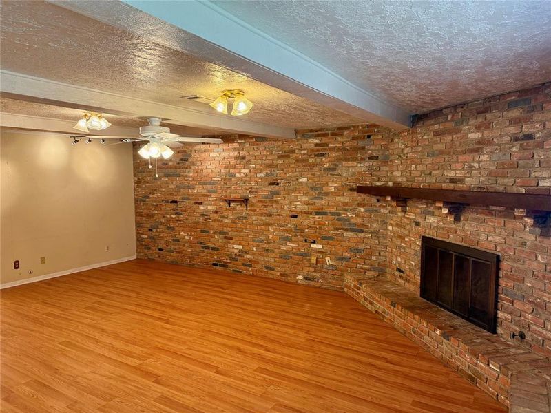 Spacious, unfurnished interior of a new home in , Whitney (Image 12).