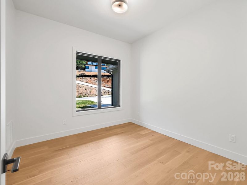 Spacious, unfurnished interior of a new home in , Fairview (Image 31).
