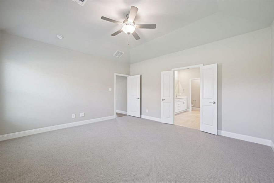 Photo is not of the actual home, but is an inspirational photo of builder’s model home and may depict options, furnishings, and/or decorator features that are not included. Photo is not of the actual home, but is an inspirational photo of builder’s model home and may depict options, furnishings, and/or decorator features that are not included.