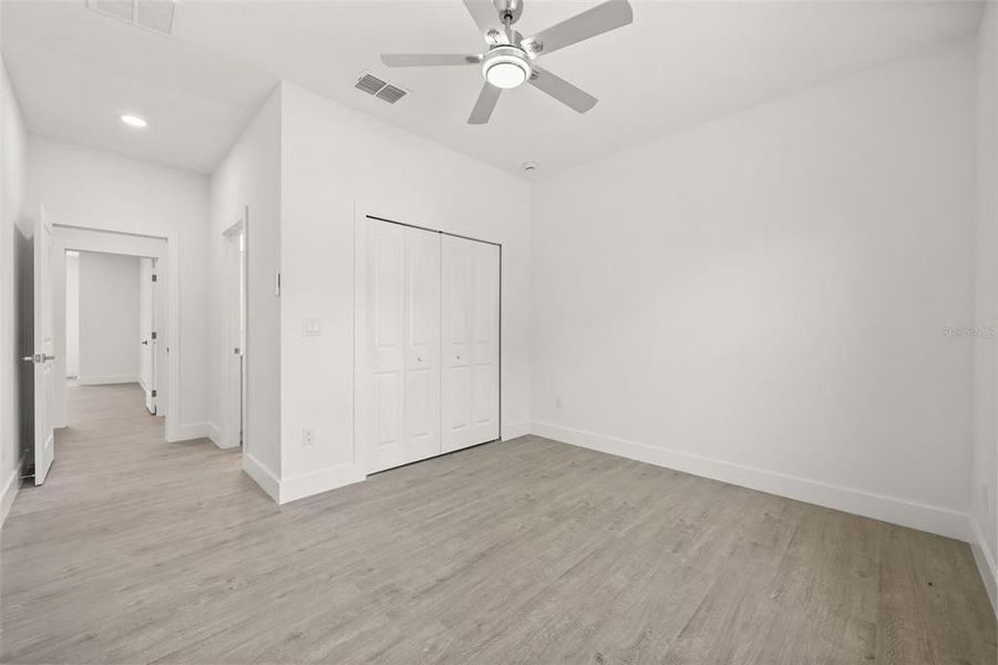 Spacious, unfurnished interior of a new home in , Palm Bay (Image 22).