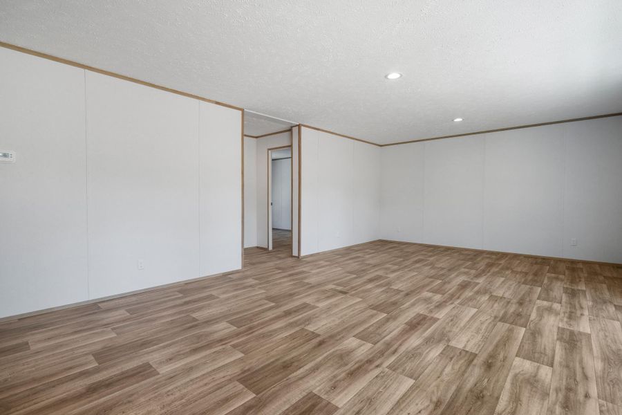 Spacious, unfurnished interior of a new home in , Walterboro (Image 24).