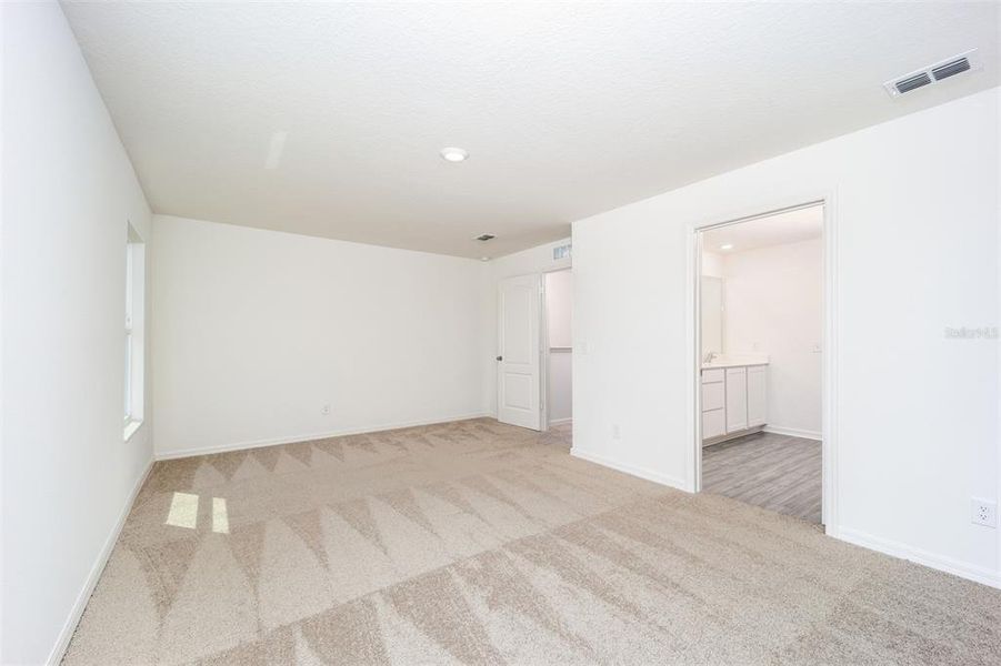 Spacious, unfurnished interior of a new home in Sol Vista, Dundee (Image 12).