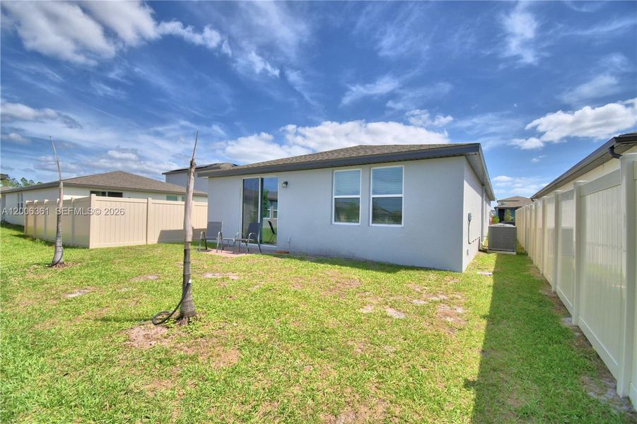 Exterior details and patio area of a home in Lake Deer Estates - Classic Series, Kissimmee (Image 26).
