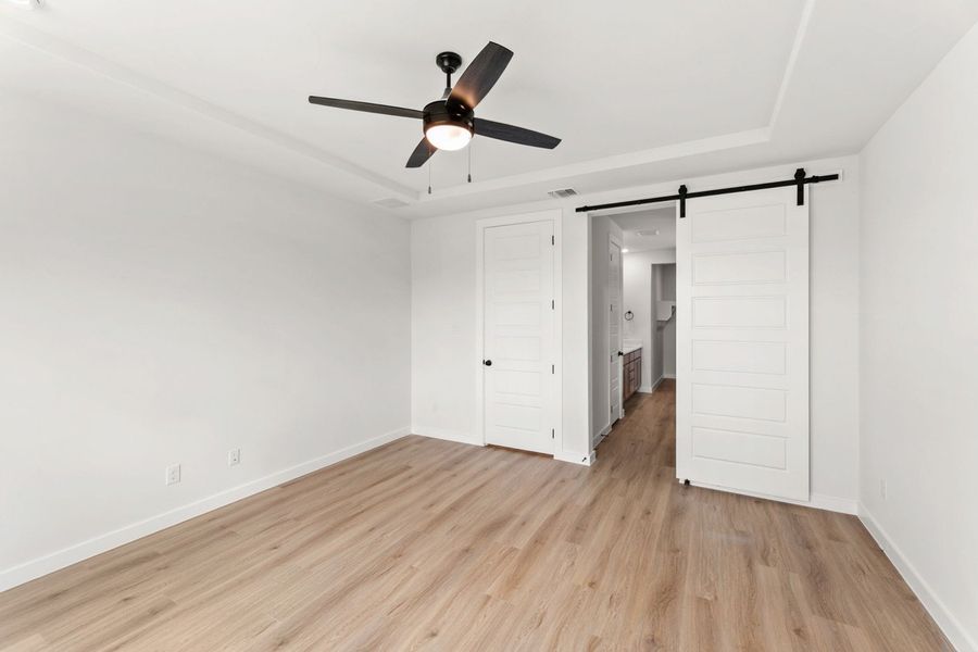 Spacious, unfurnished interior of a new home in Veranda Designer, San Antonio (Image 21).