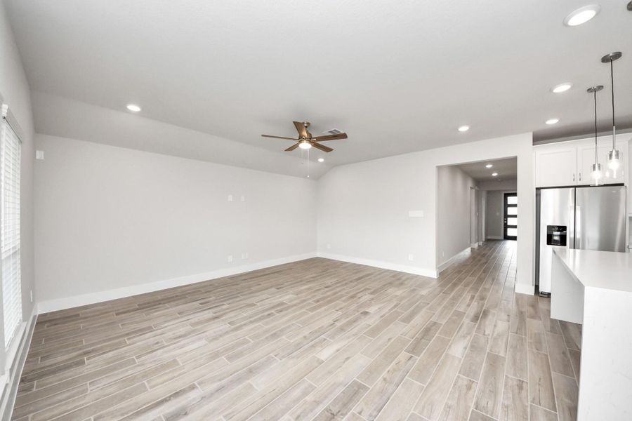 Spacious, unfurnished interior of a new home in Laurel Landing: Landmark Collection, Alvin (Image 22). Spacious, unfurnished interior of a new home in Laurel Landing: Landmark Collection, Alvin (Image 22).