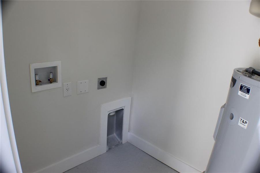 Spacious, unfurnished interior of a new home in , Tampa (Image 21).