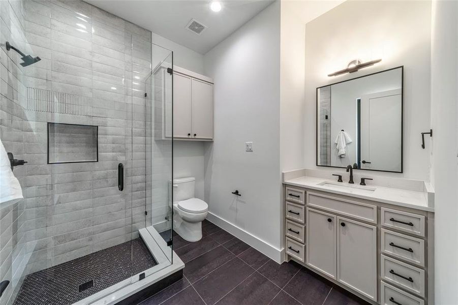 Furnished interior view inside a new home in , Dallas (Image 21). Furnished interior view inside a new home in , Dallas (Image 21).