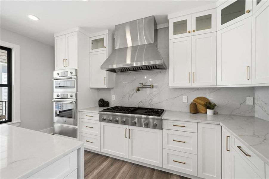 Furnished interior view inside a new home in , Roswell (Image 51).