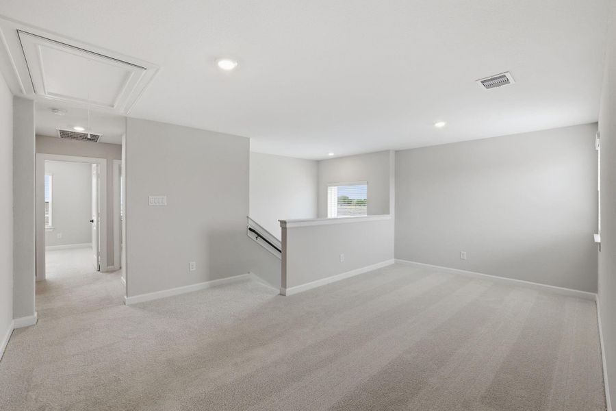 Spacious, unfurnished interior of a new home in Sunterra, Katy (Image 14). Spacious, unfurnished interior of a new home in Sunterra, Katy (Image 14).