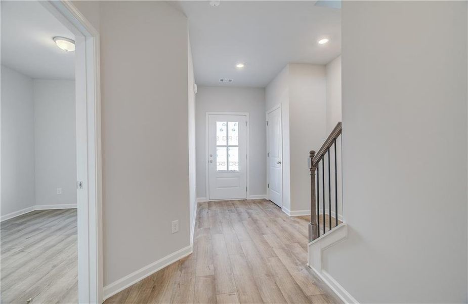 Spacious, unfurnished interior of a new home in Silverock, McDonough (Image 26).