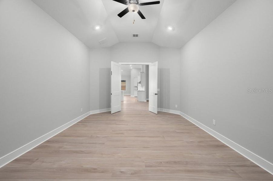 Spacious, unfurnished interior of a new home in , Fruitland Park (Image 35).