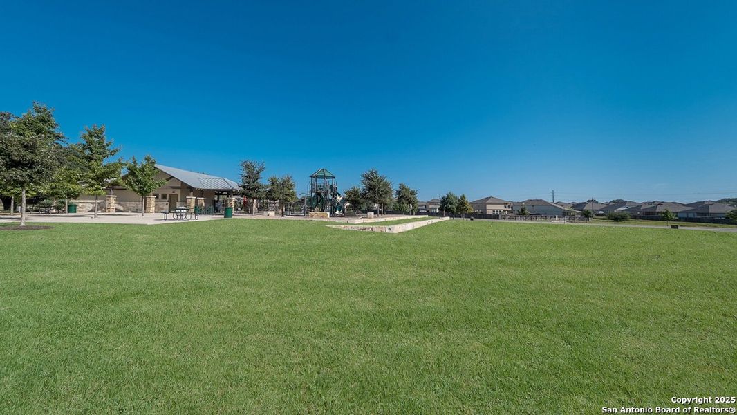 Natural landscape and outdoor views near Redbird Ranch in San Antonio (Image 42).