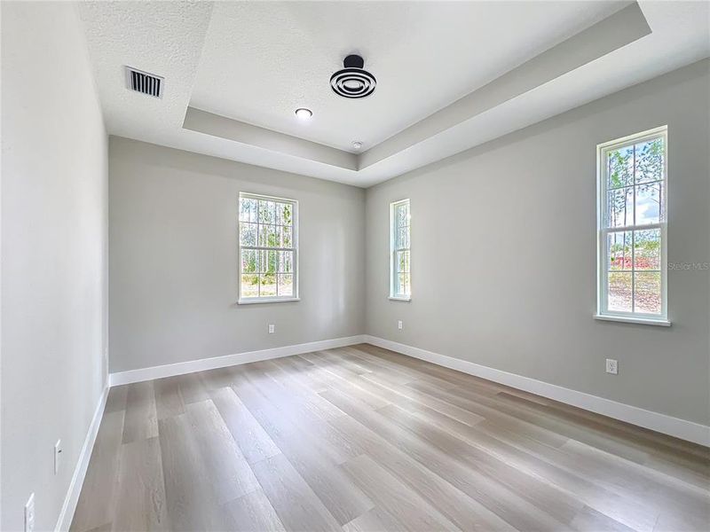 Spacious, unfurnished interior of a new home in , Citrus Springs (Image 31).