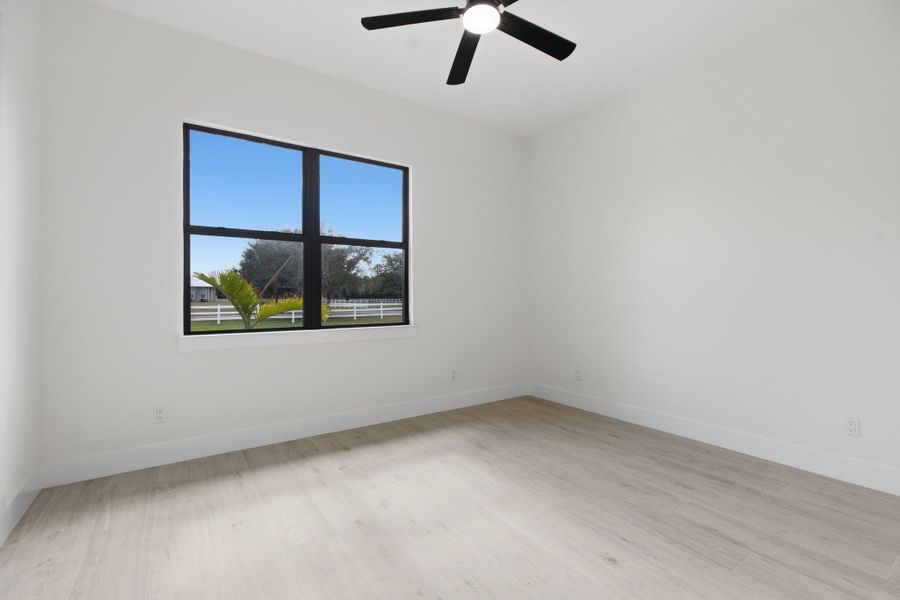 Spacious, unfurnished interior of a new home in , Fort Pierce (Image 31).
