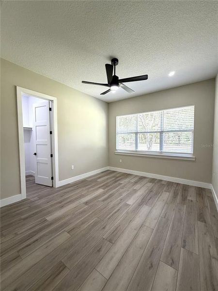 Spacious, unfurnished interior of a new home in , Groveland (Image 14).
