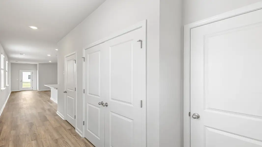 Spacious, unfurnished interior of a new home in Havenwood, North Charleston (Image 13).