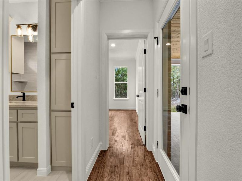 Spacious, unfurnished interior of a new home in , Weatherford (Image 40).